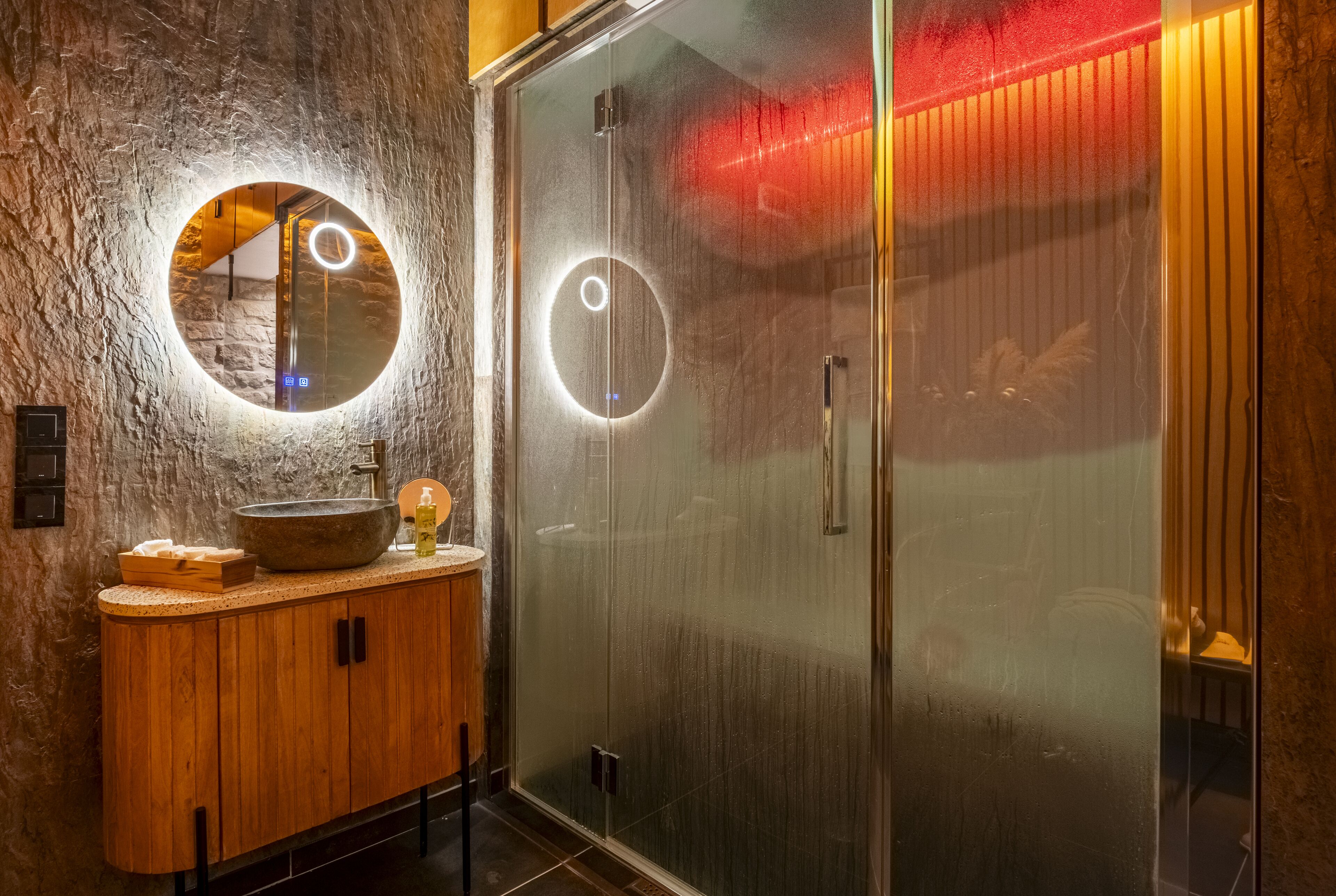 steam room, 1 treatment room