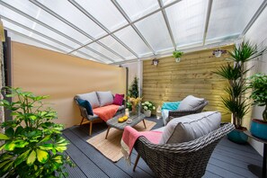 Chambre Detente avec Terrasse Privative | Vue sur la cour