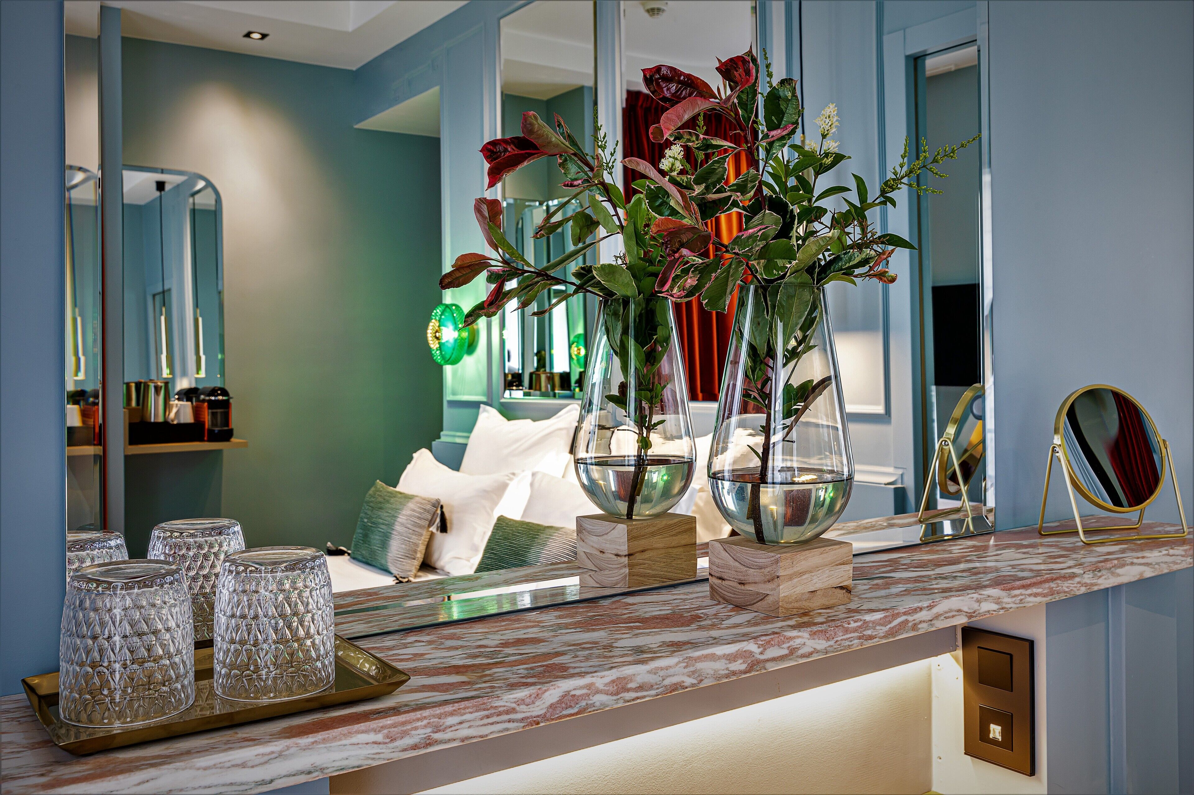 classic room, 1 queen bed | premium bedding, select comfort beds, in-room safe, desk