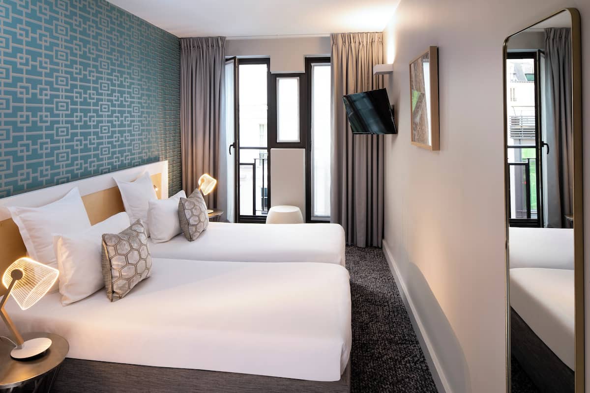 Allergikerbettwaren, Minibar, Zimmersafe, Schreibtisch