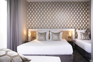 Firemannsrom | Allergitestet sengetøy, minibar, safe på rommet og skrivebord