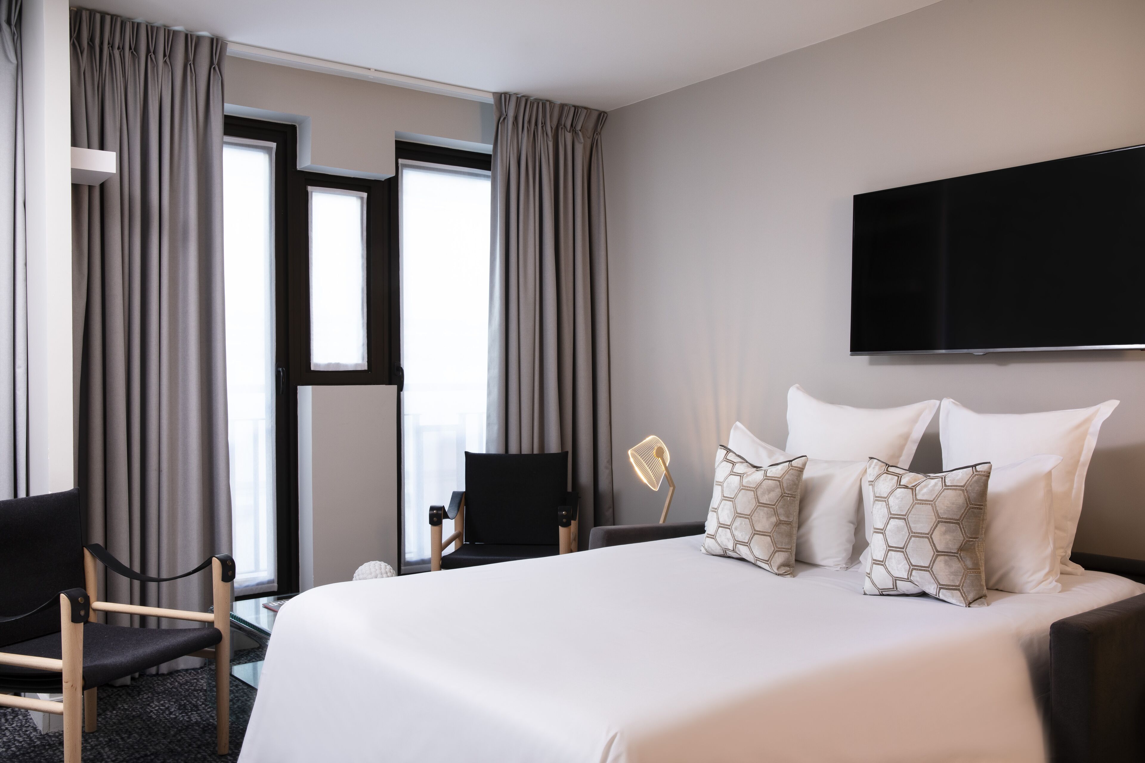 Junior-Suite | Allergikerbettwaren, Minibar, Zimmersafe, Schreibtisch