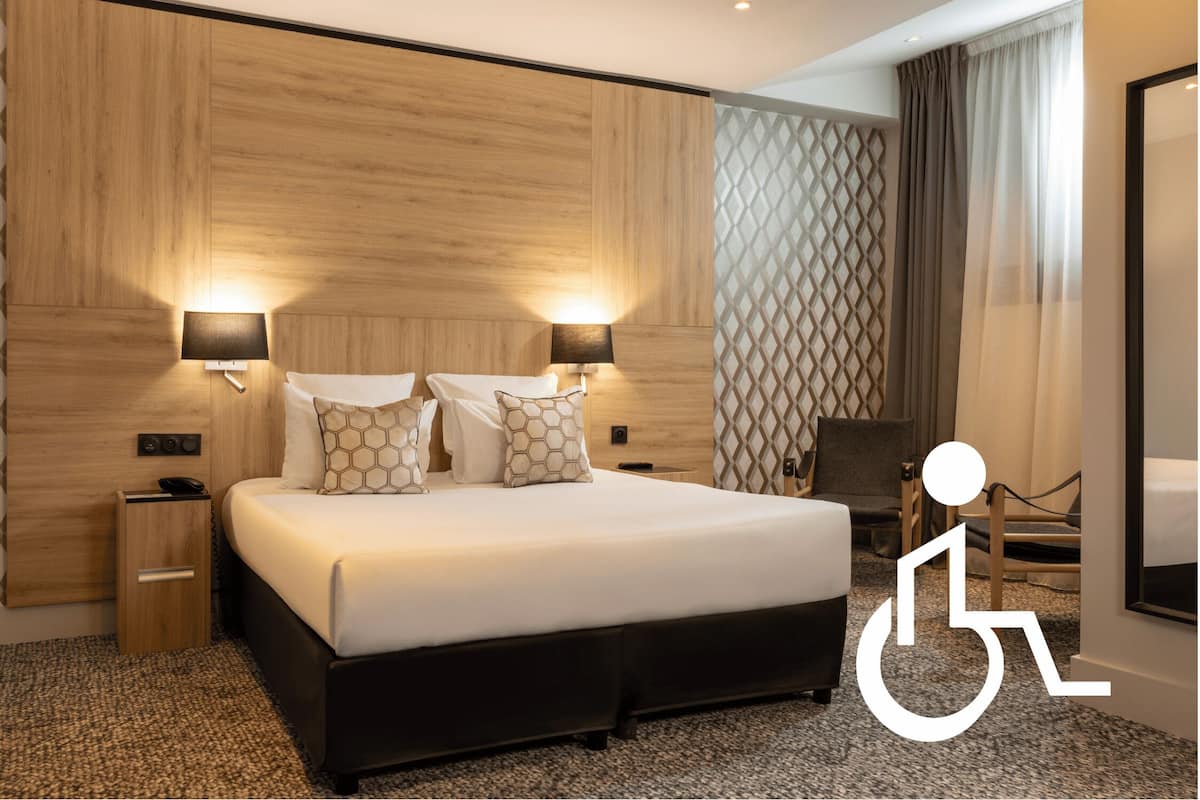 Standard Double Room, Mobility Accessible | Hypo-allergenic bedding, minibar, in-room safe, desk