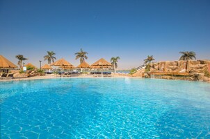 2 piscinas al aire libre