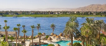 盧克索金字塔酒店