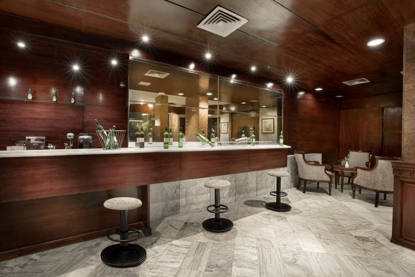 Lobby-lounge