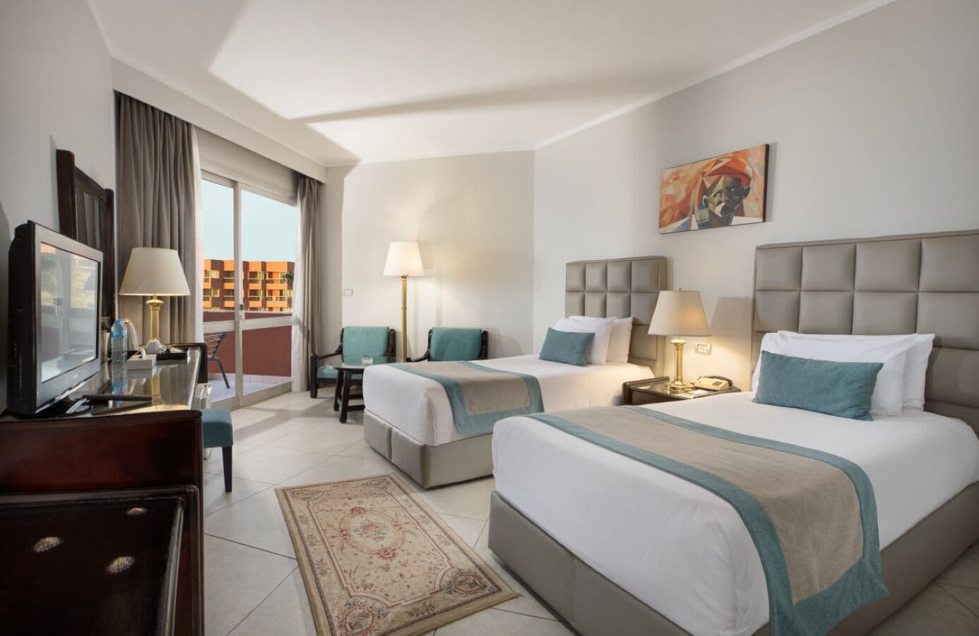 In-room safe, desk, bed sheets