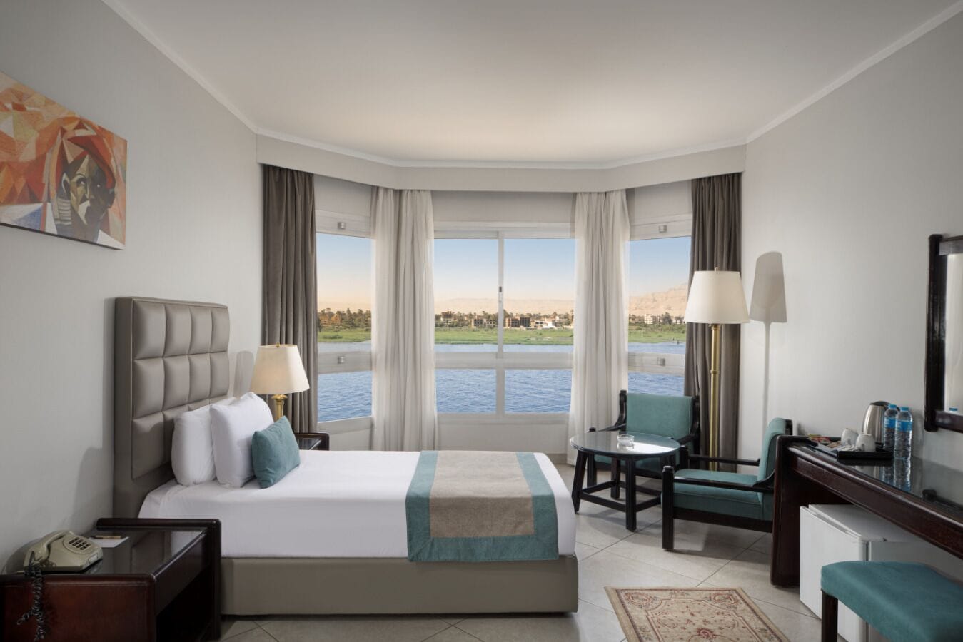 In-room safe, desk, bed sheets