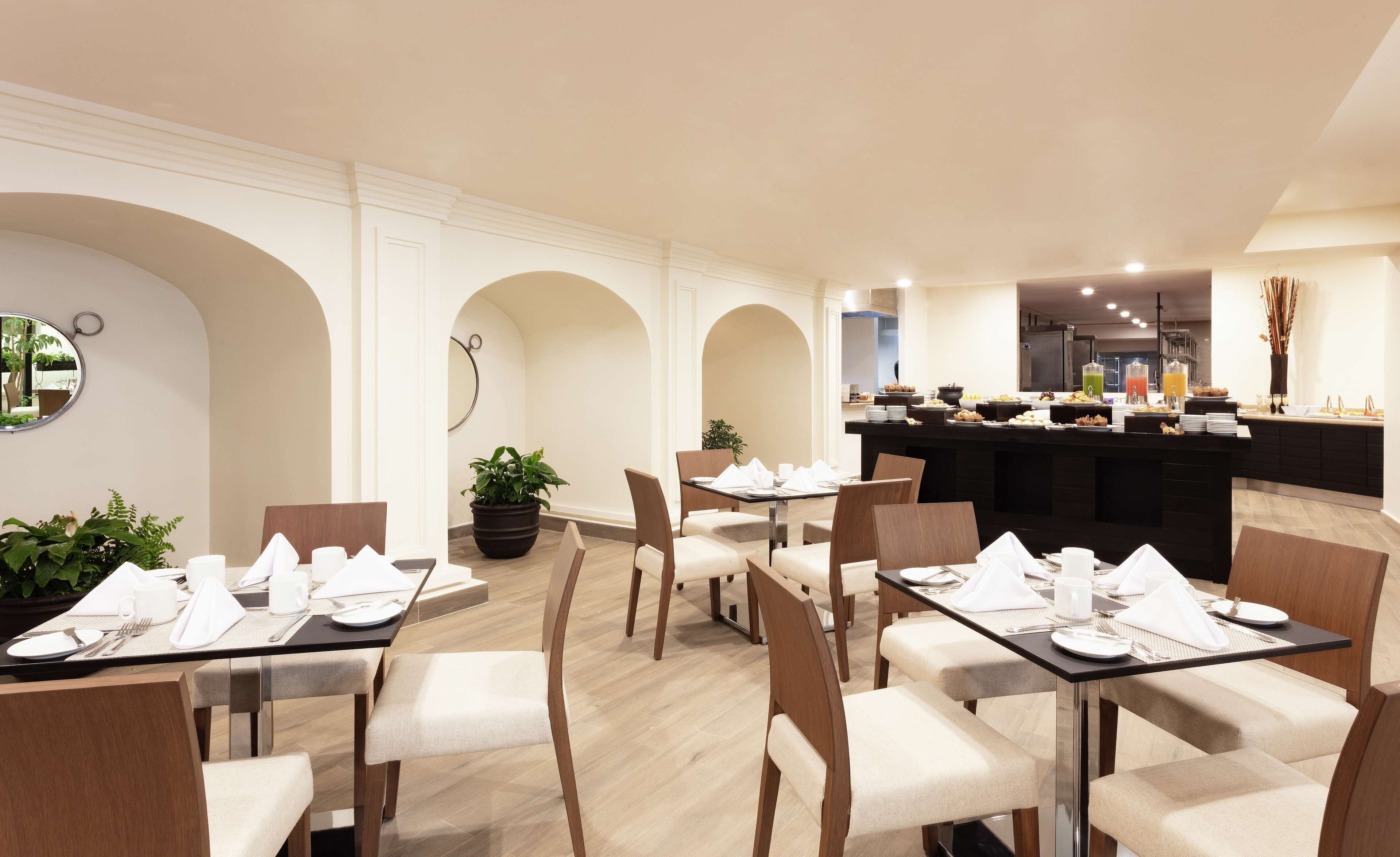 Desayuno buffet todos los días (con cargo)