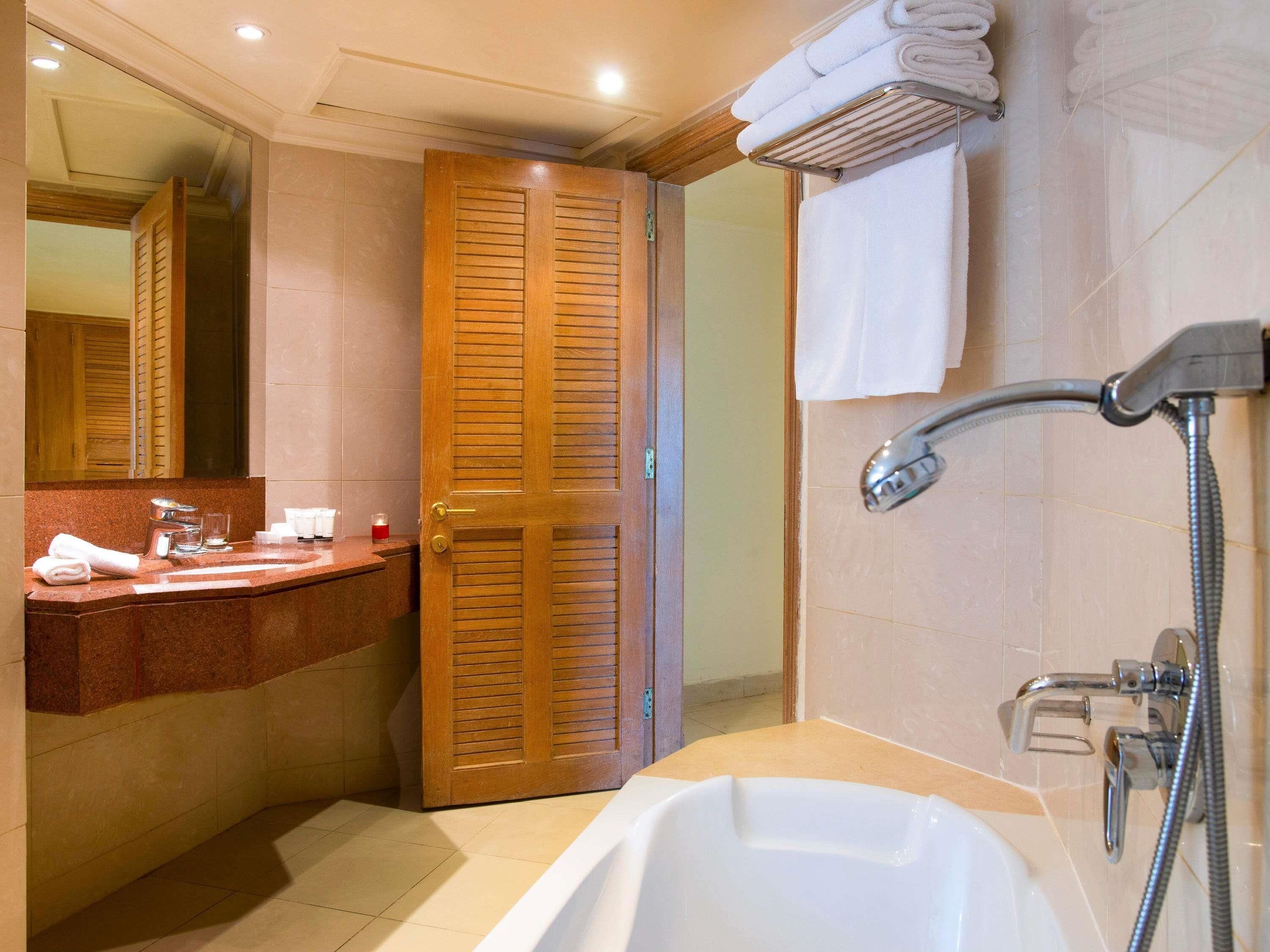 Suite, 1 Bedroom | In-room safe, soundproofing, iron/ironing board, free WiFi