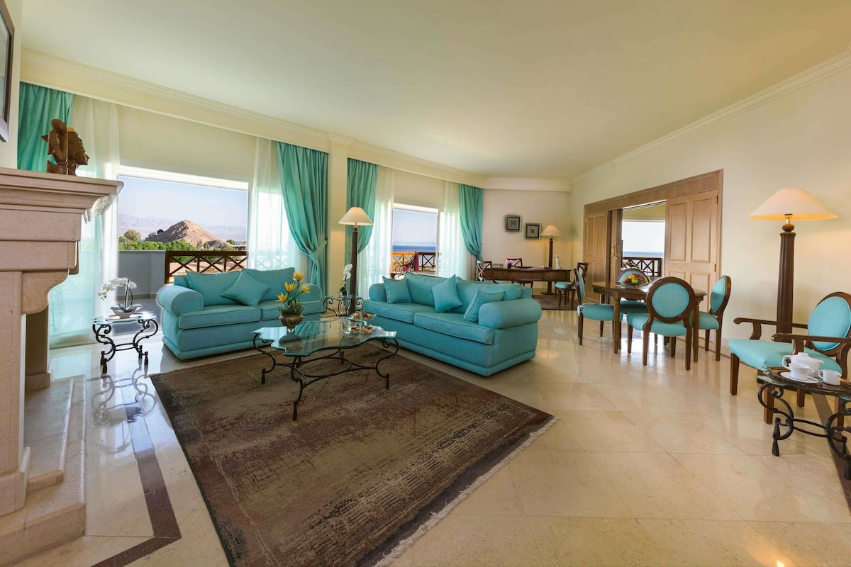 Suite (Ambassador) | In-room safe, soundproofing, iron/ironing board (on request)