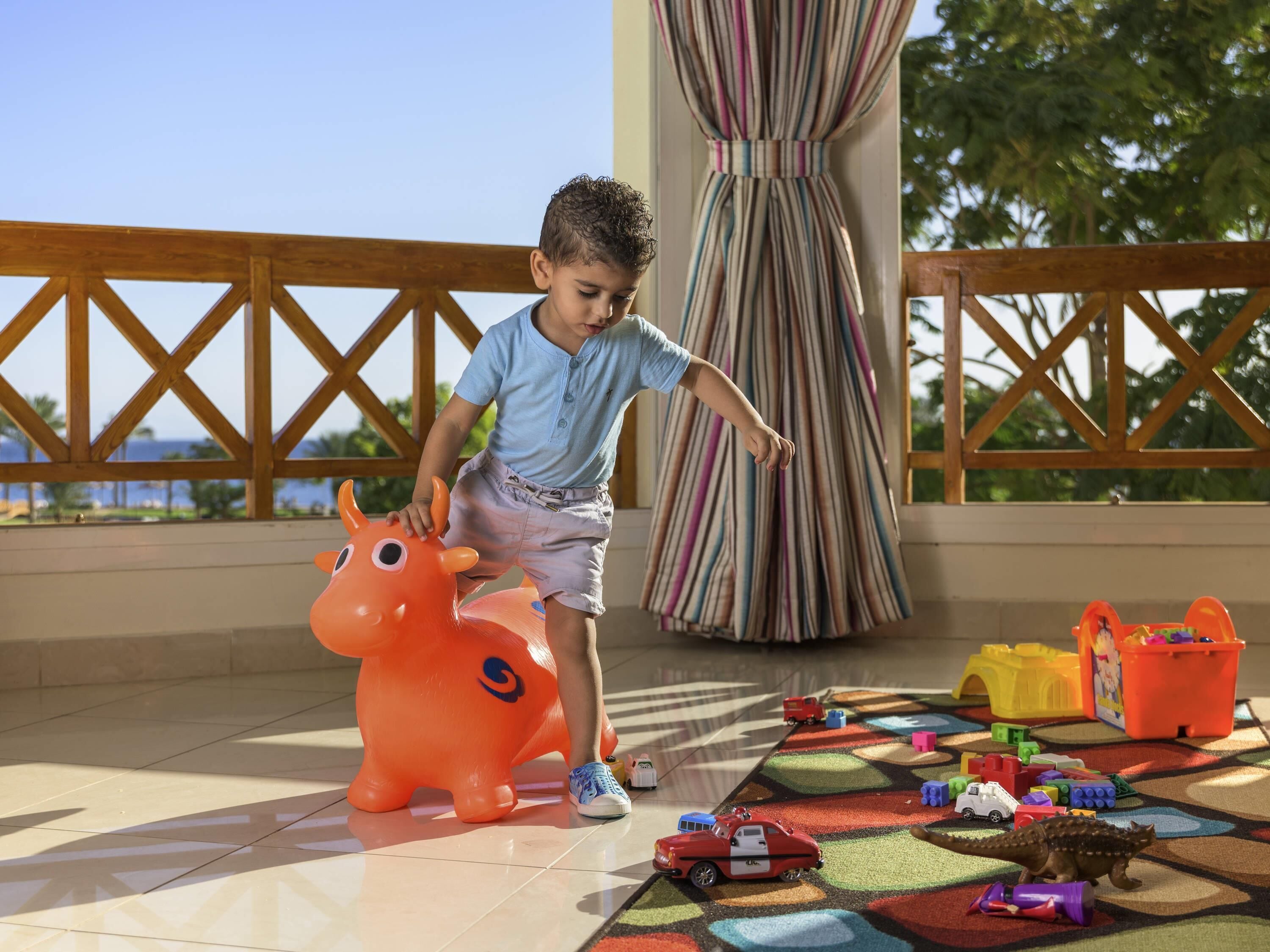 In-room safe, soundproofing, iron/ironing board, free WiFi