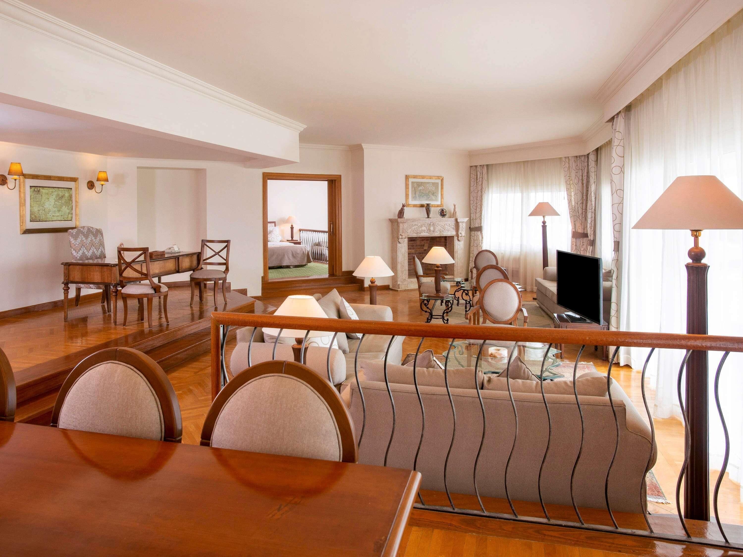 In-room safe, soundproofing, iron/ironing board, free WiFi