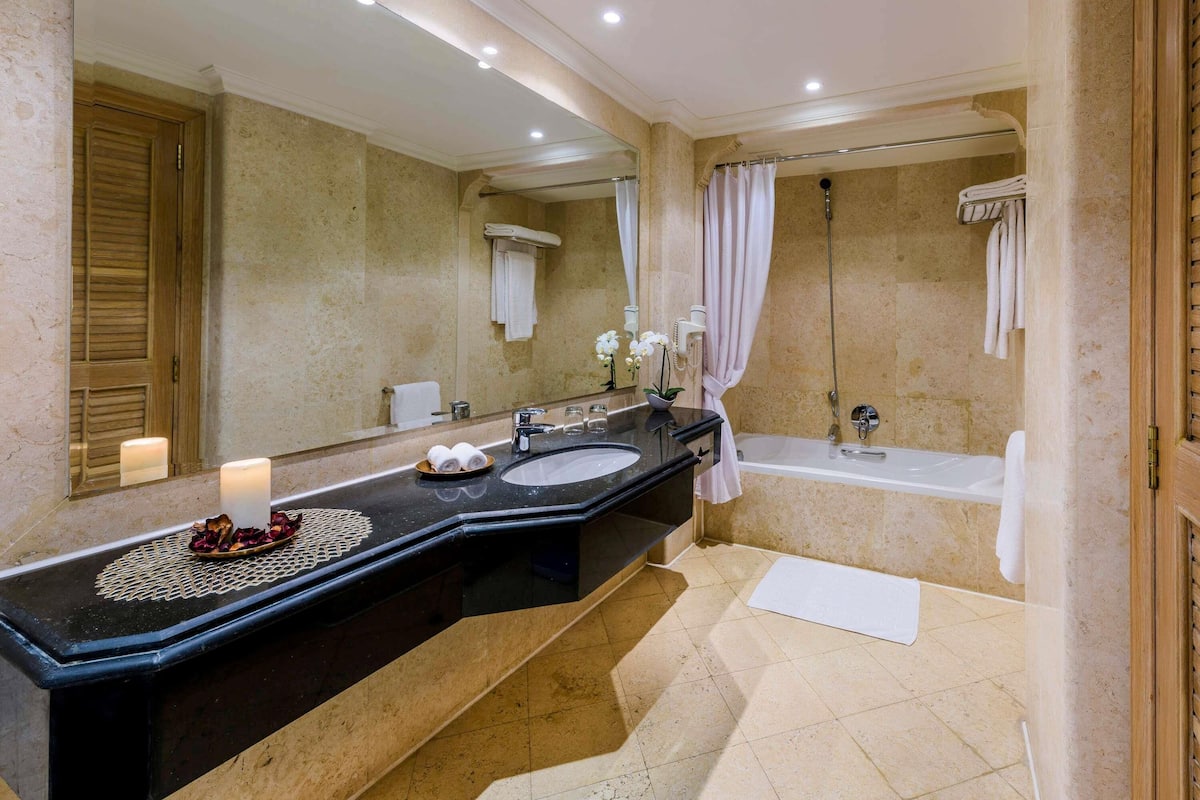 Caja de seguridad en la habitación y insonorización