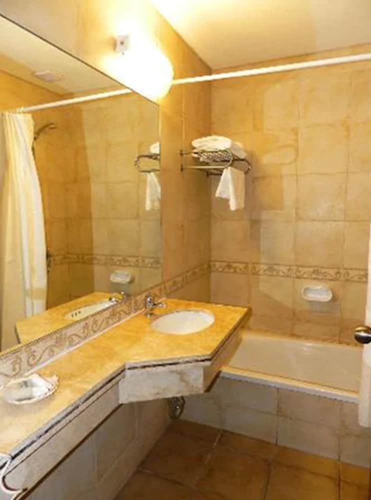 MALARGÜE INN & SUITES by null