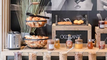 Daily buffet breakfast (EUR 13.90 per person)