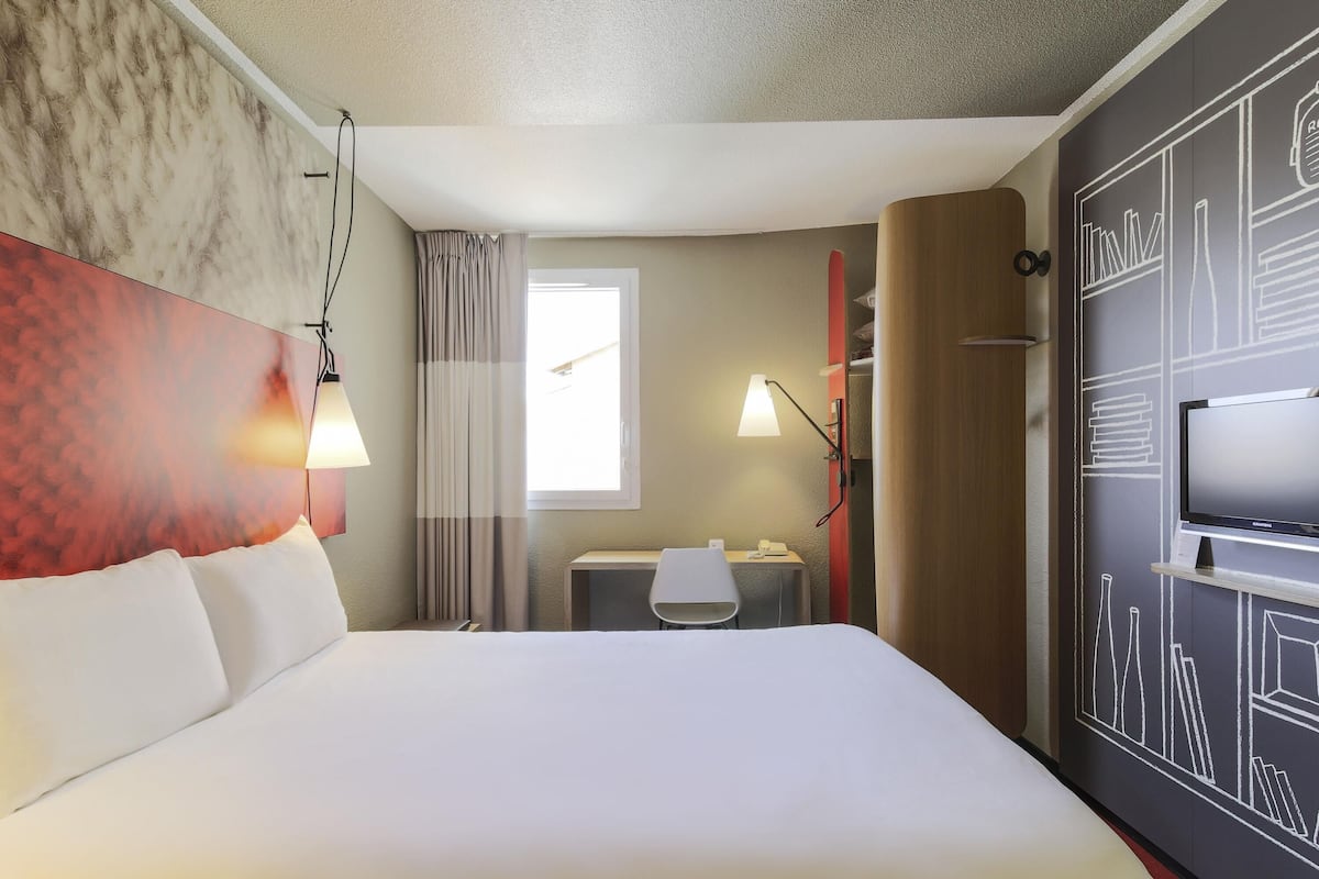 Standard Double Room, 1 Double Bed | Premium bedding, in-room safe, desk, soundproofing