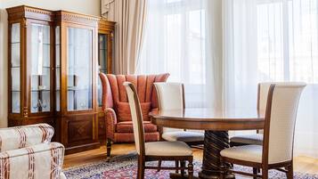 Presidential-Suite, 1 Queen-Bett, Balkon, Stadtblick