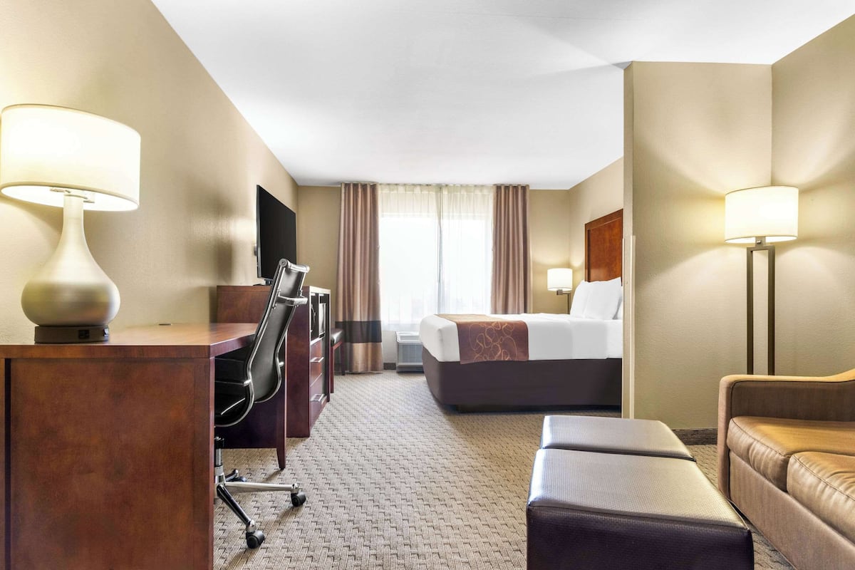 In-room safe, desk, iron/ironing board, free cribs/infant beds