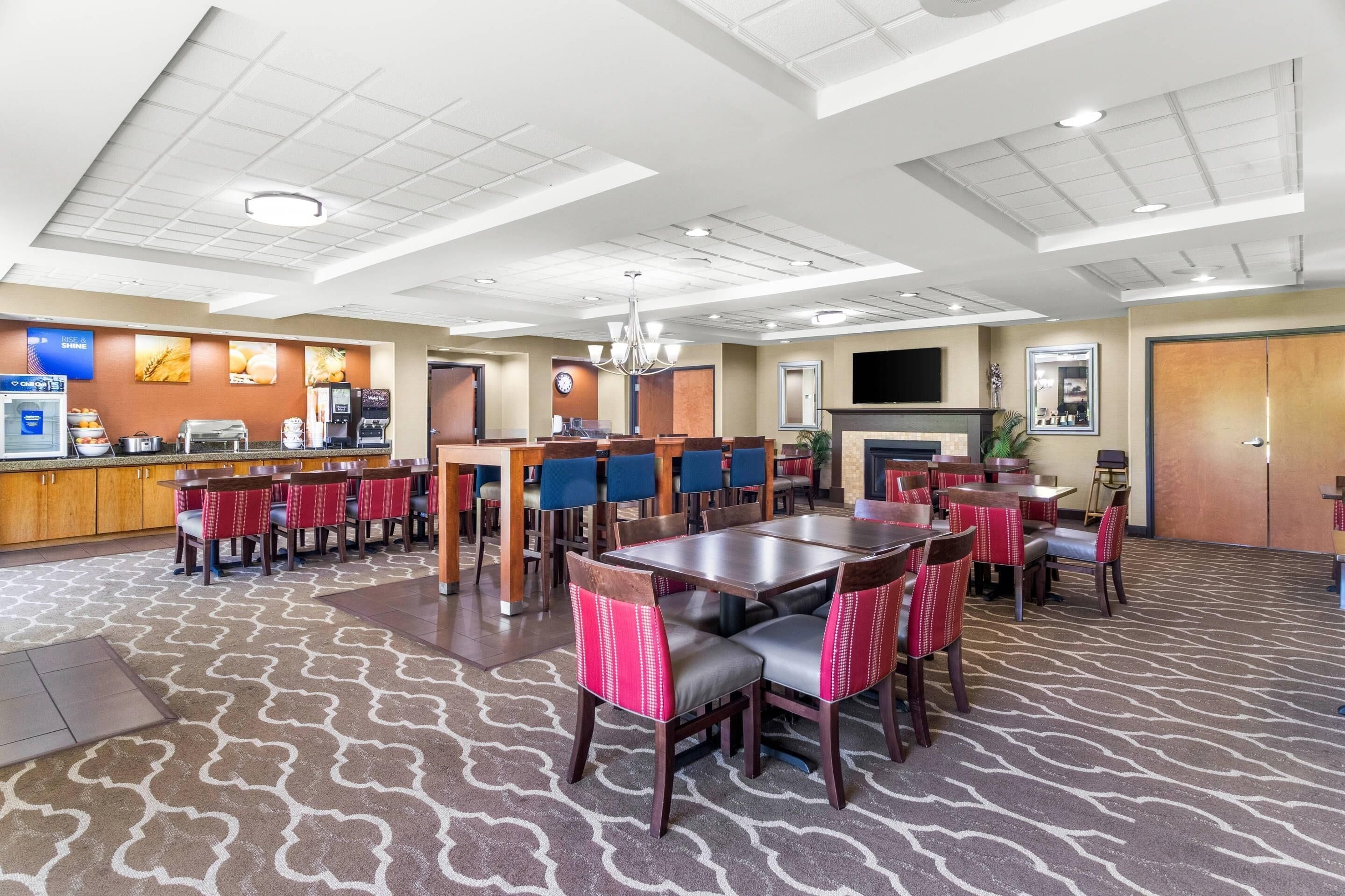 Free buffet breakfast 