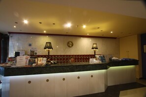 Reception - Mantas Hotel (Loutraki-Agioi Theodoroi)