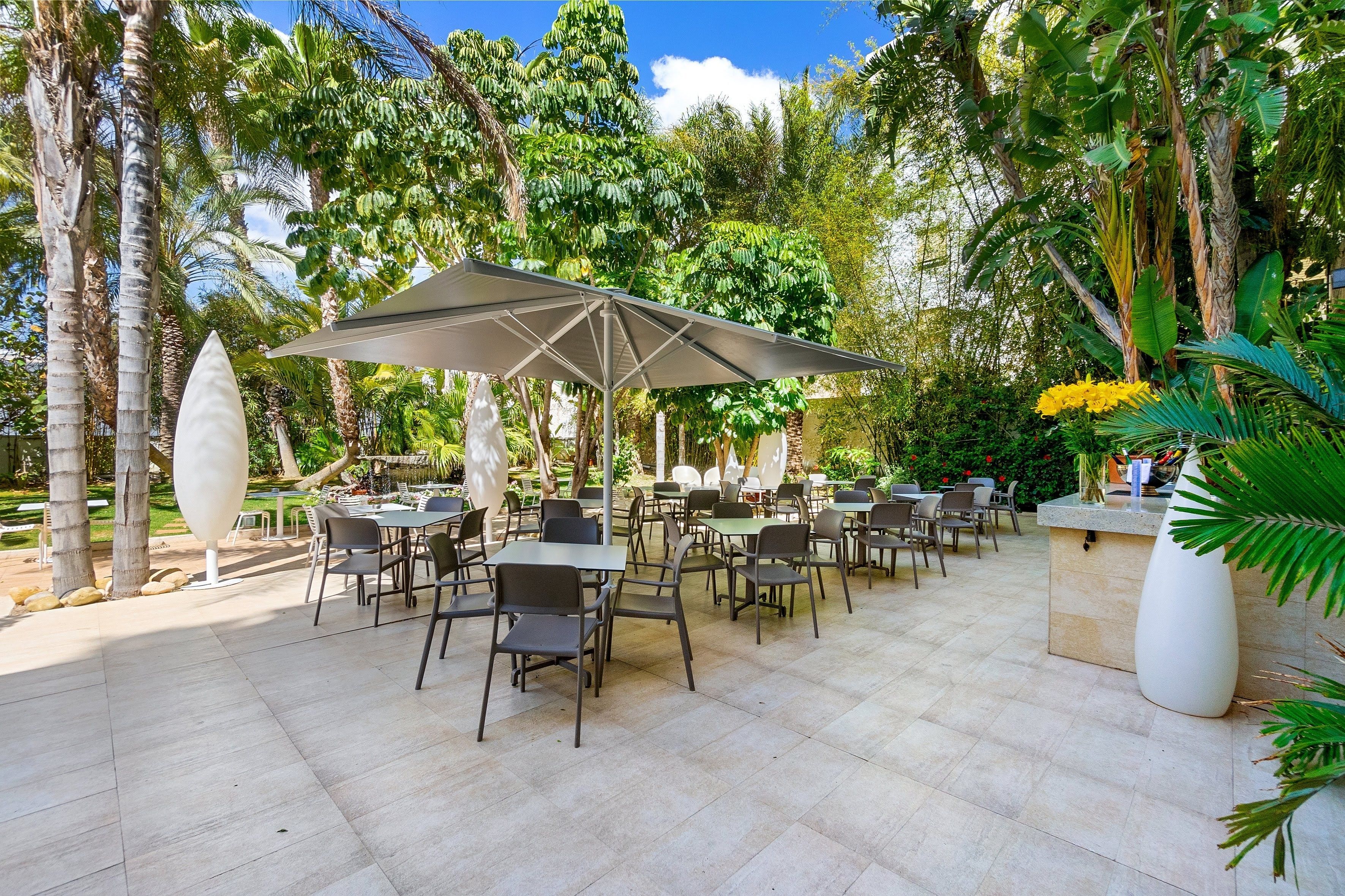 outdoor banquet area