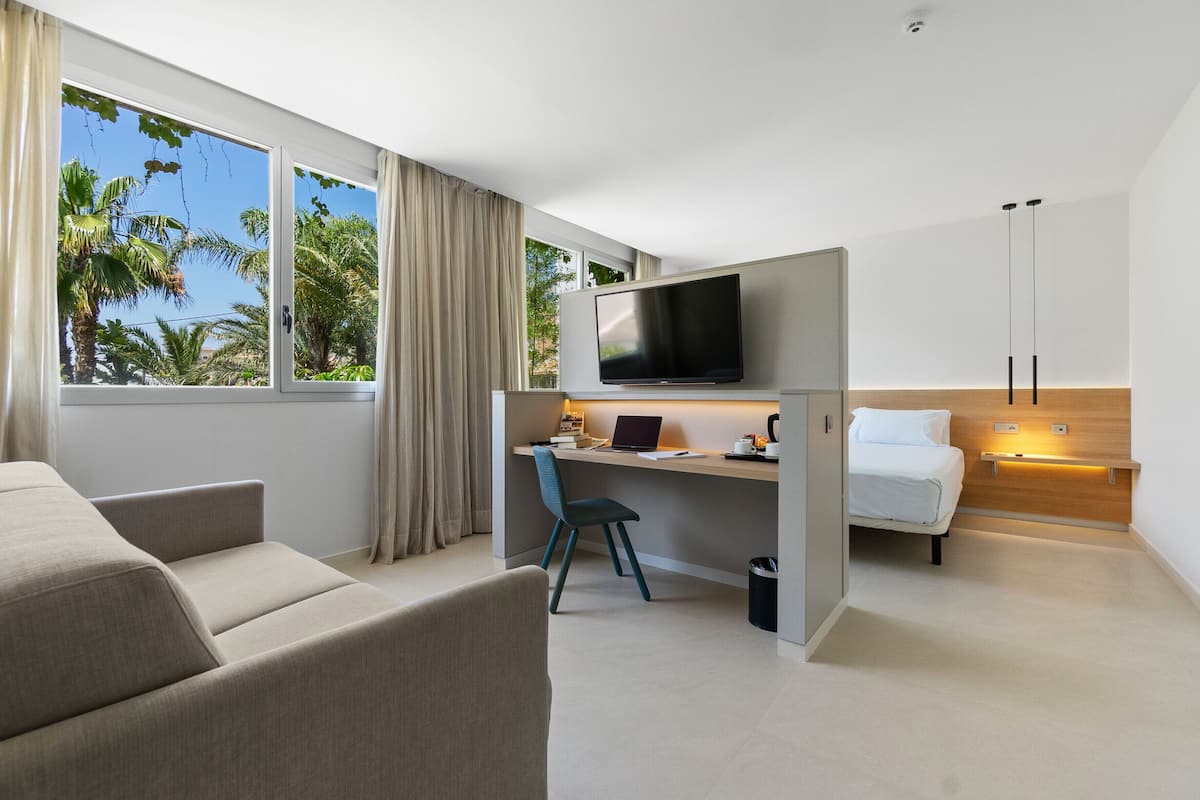 1 bedroom, minibar, in-room safe, desk