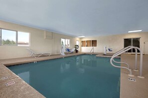Una piscina cubierta