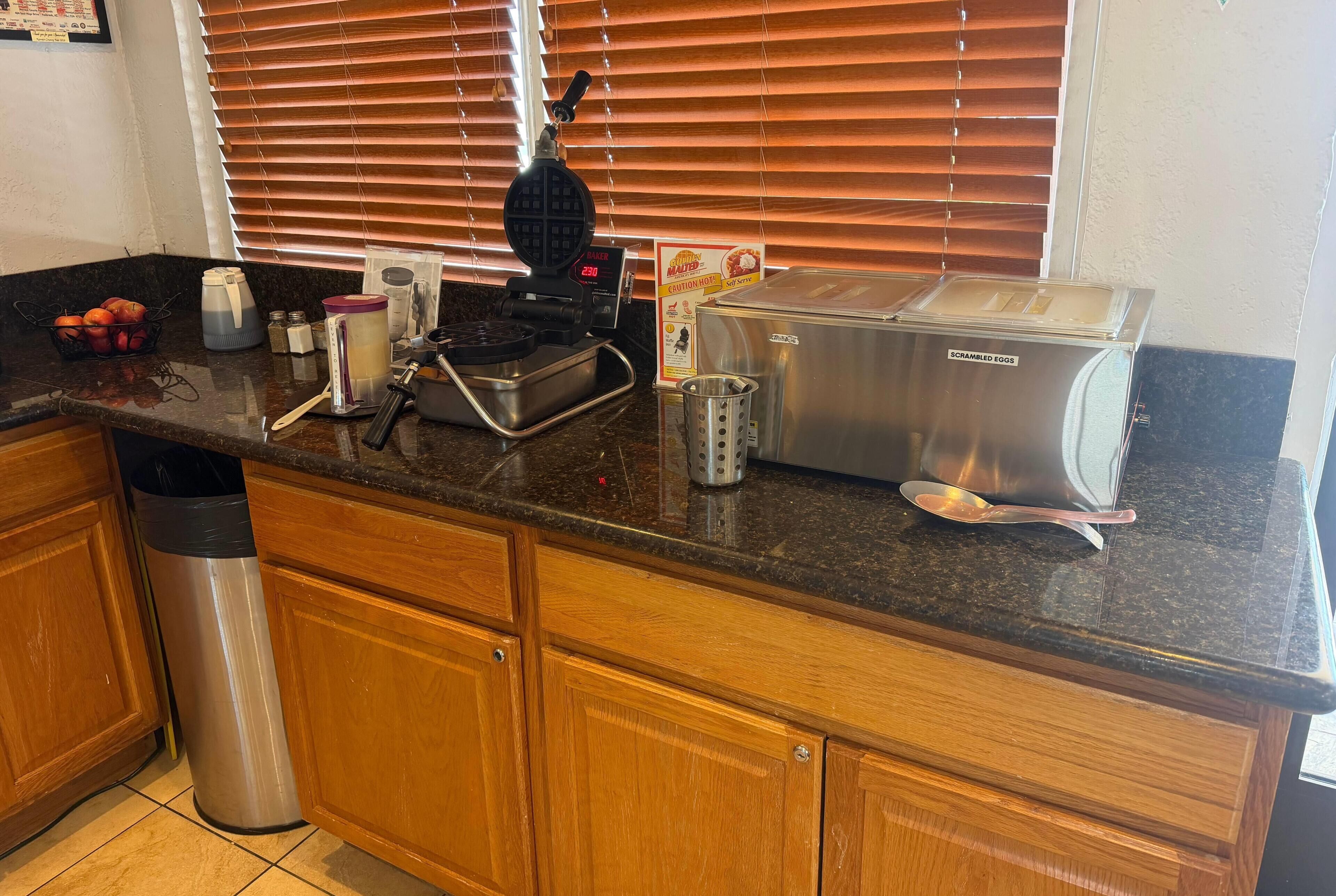 Free daily continental breakfast 