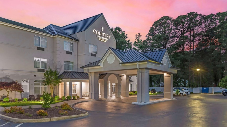 Country Inn & Suites by Radisson, Newport News South, VA