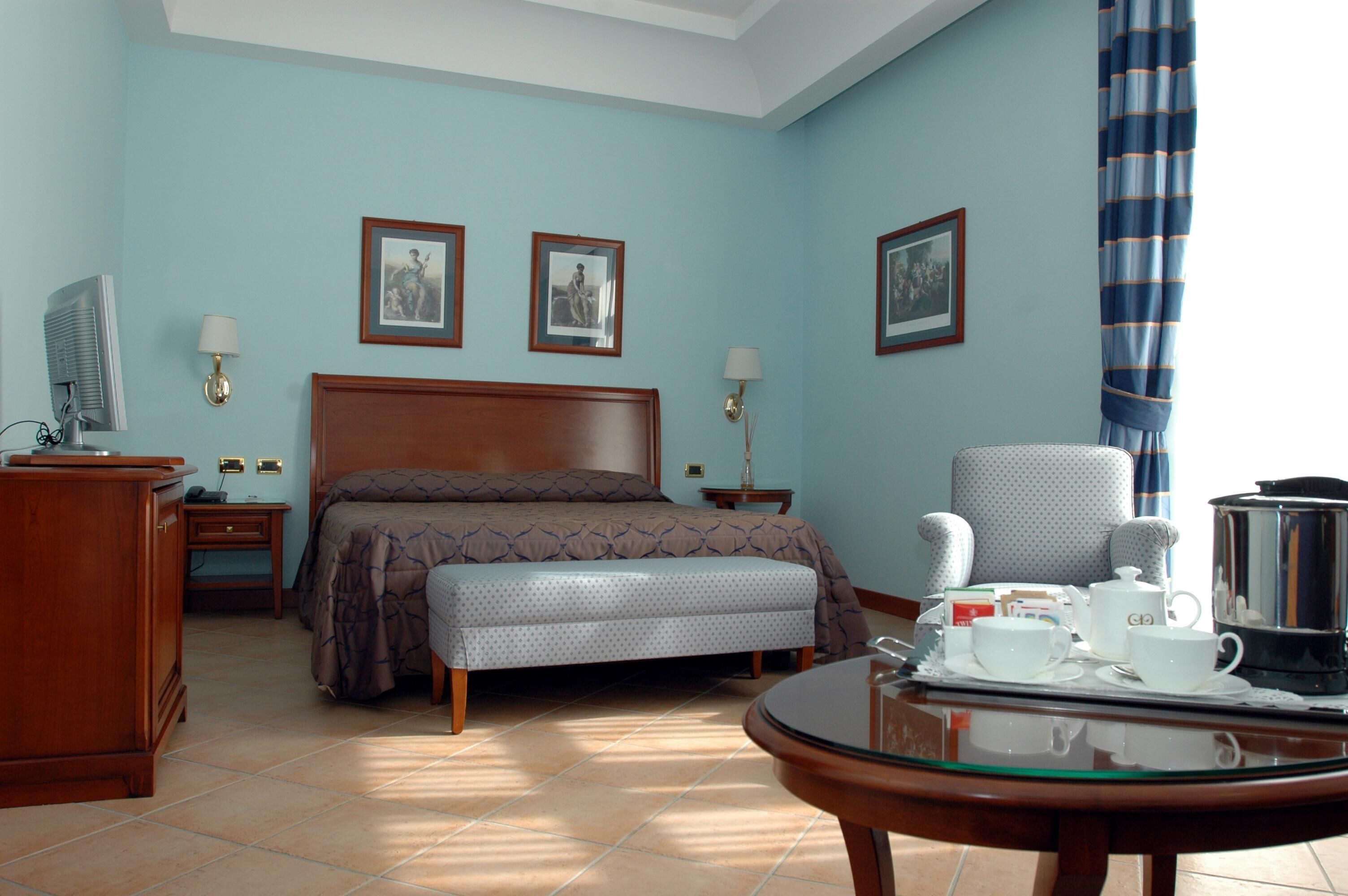Select Comfort beds, minibar, in-room safe, desk