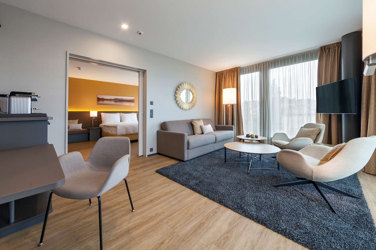 suite - lakeside | 1 bedroom, hypo-allergenic bedding, minibar, in-room safe