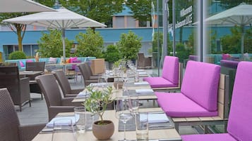 Breakfast, lunch, dinner served; Mediterranean cuisine