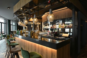 Bar (on property) - Hotel DEMAS Unterhaching (Unterhaching)