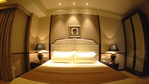 Deluxe Double Room | Premium bedding, down comforters, Select Comfort beds, minibar - Shanghai Sports Hotel (Shanghai)