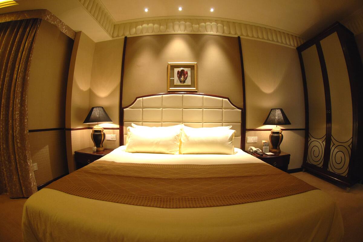 Deluxe Double Room | Premium bedding, down comforters, Select Comfort beds, minibar