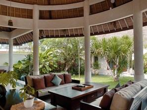 Villa 3 Bed Room Private Pool and Garden | Wohnbereich