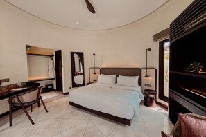 Villa 3 Bed Room Private Pool and Garden | In-room safe, desk, laptop workspace, blackout curtains - Aruni Bali Jimbaran Boutique Villa (Jimbaran)