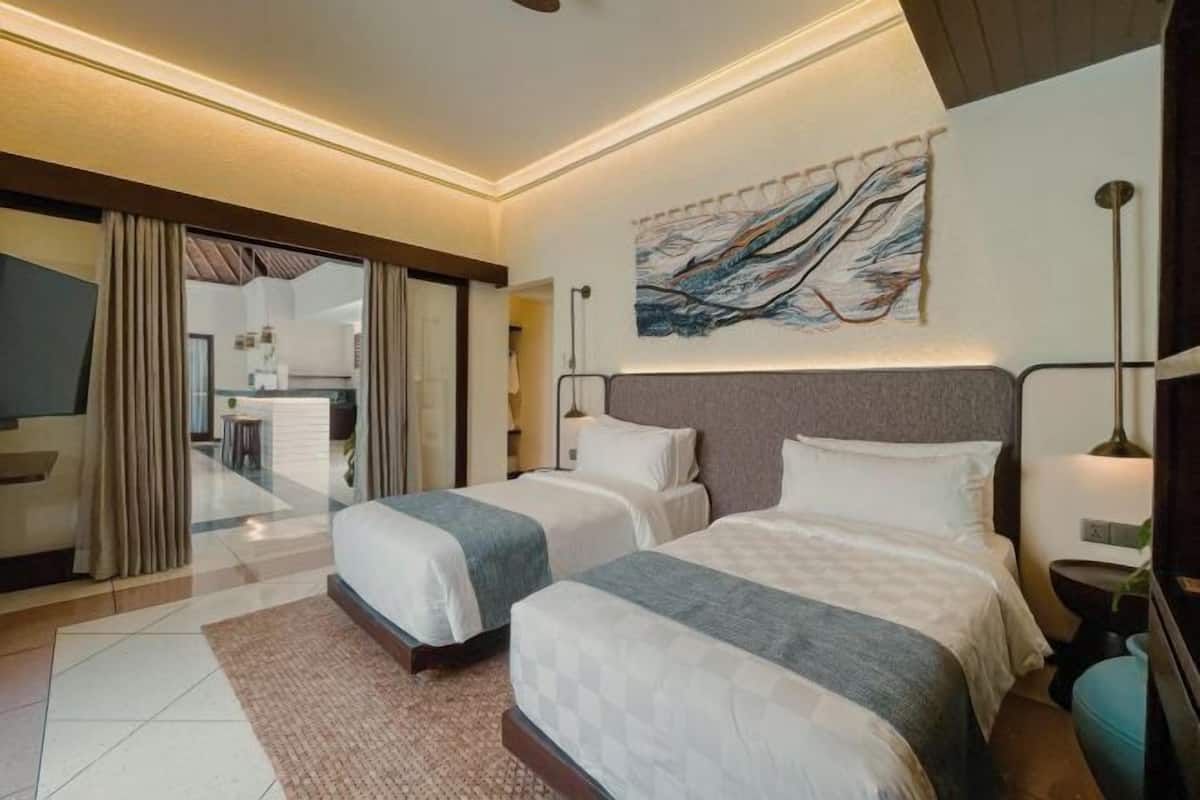 In-room safe, desk, laptop workspace, blackout curtains