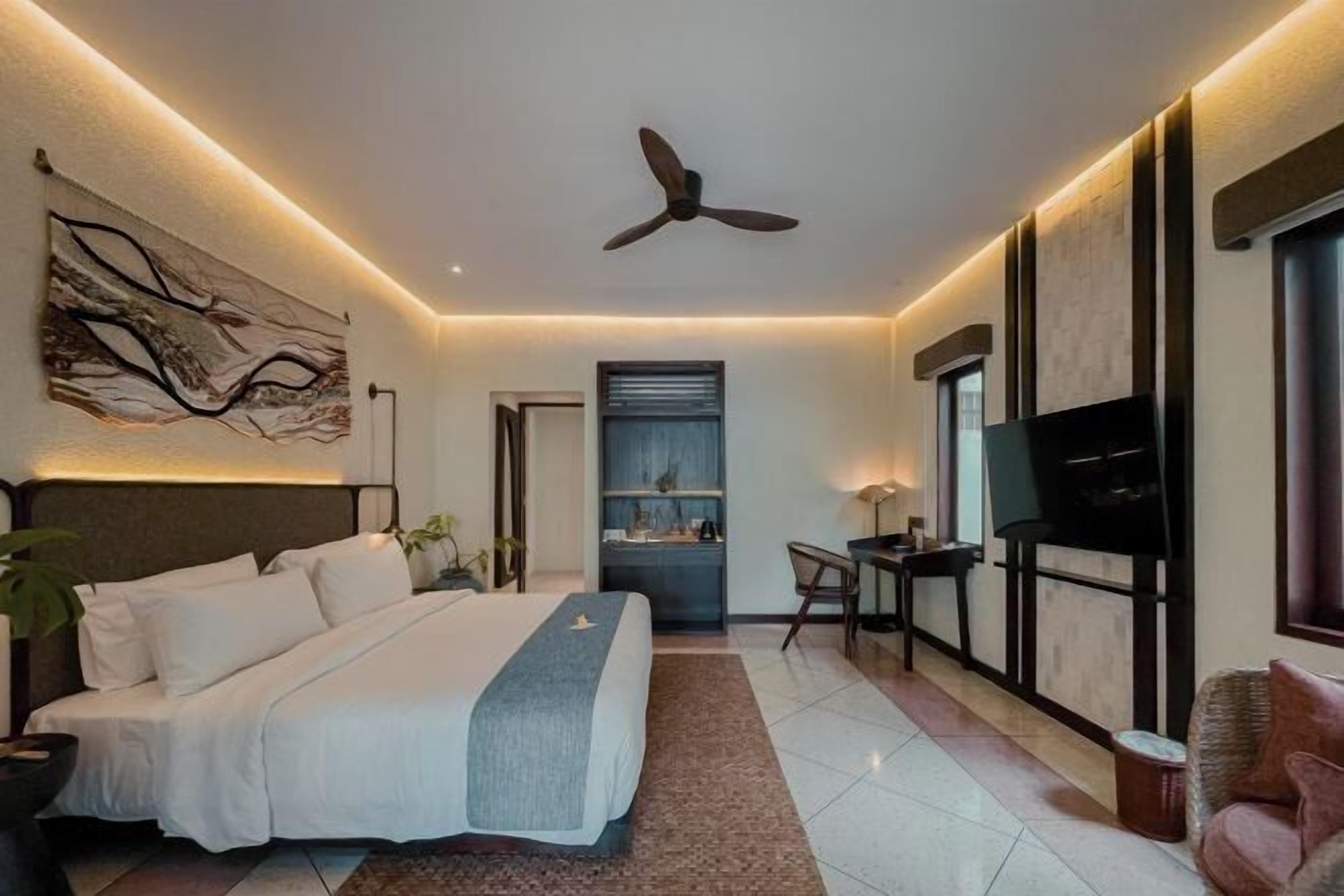 In-room safe, desk, laptop workspace, blackout curtains