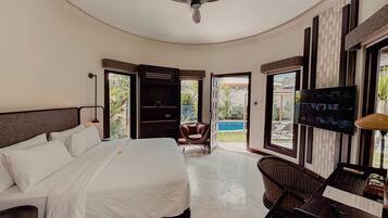 Villa 3 Bed Room Private Pool and Garden | 1 kamar tidur, brankas, meja kerja, dan ruang kerja ramah laptop