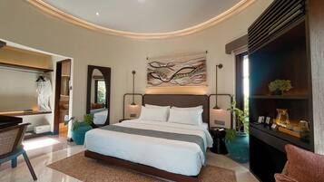 Caja de seguridad en la habitación y escritorio