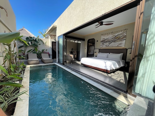 Aruni Bali Jimbaran Boutique Villa
