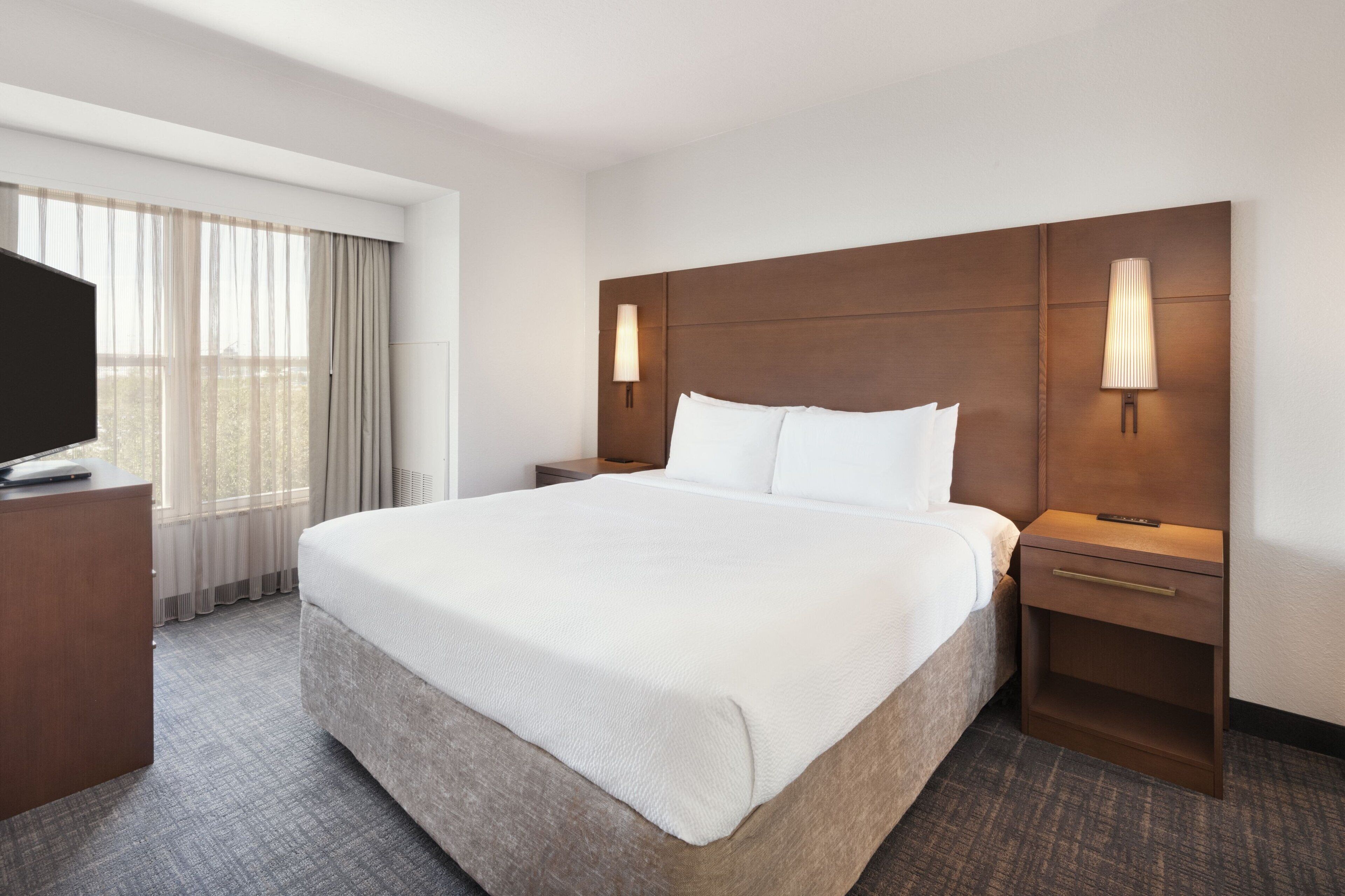 suite, 2 bedrooms, non smoking | 1 bedroom, premium bedding, desk, laptop workspace