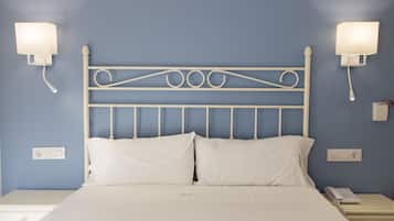 Standard Room | 1 bedroom, iron/ironing board, free WiFi, bed sheets