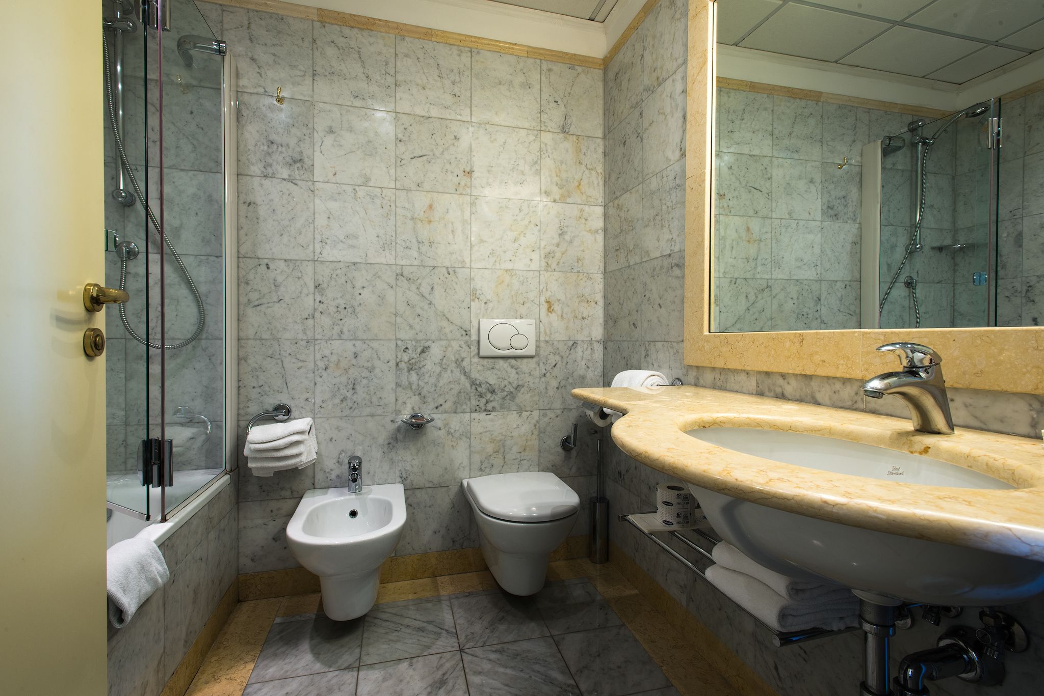 shower, rainfall showerhead, hair dryer, bidet