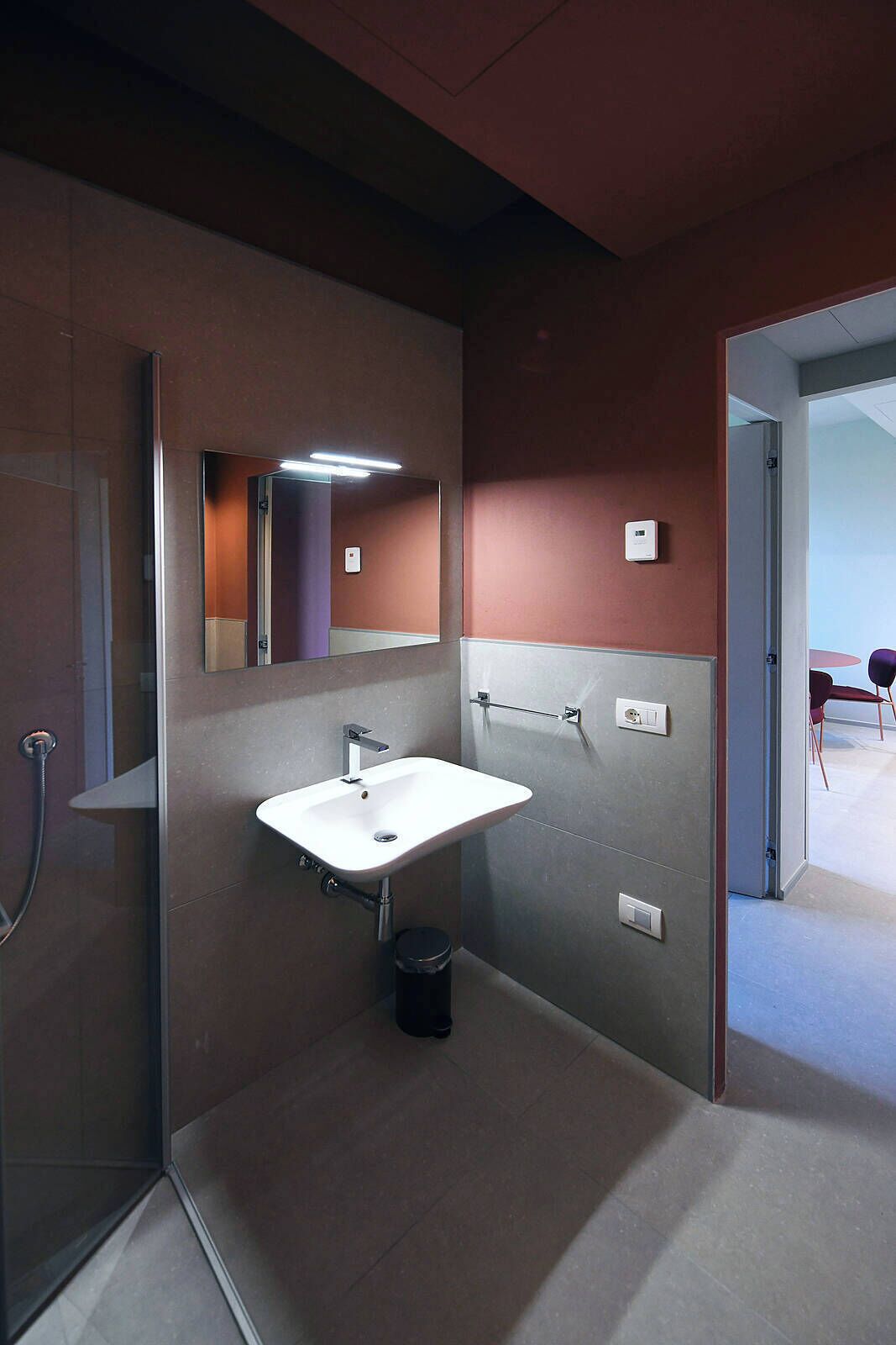 apartament handy | bathroom | shower, rainfall showerhead, hair dryer, bidet