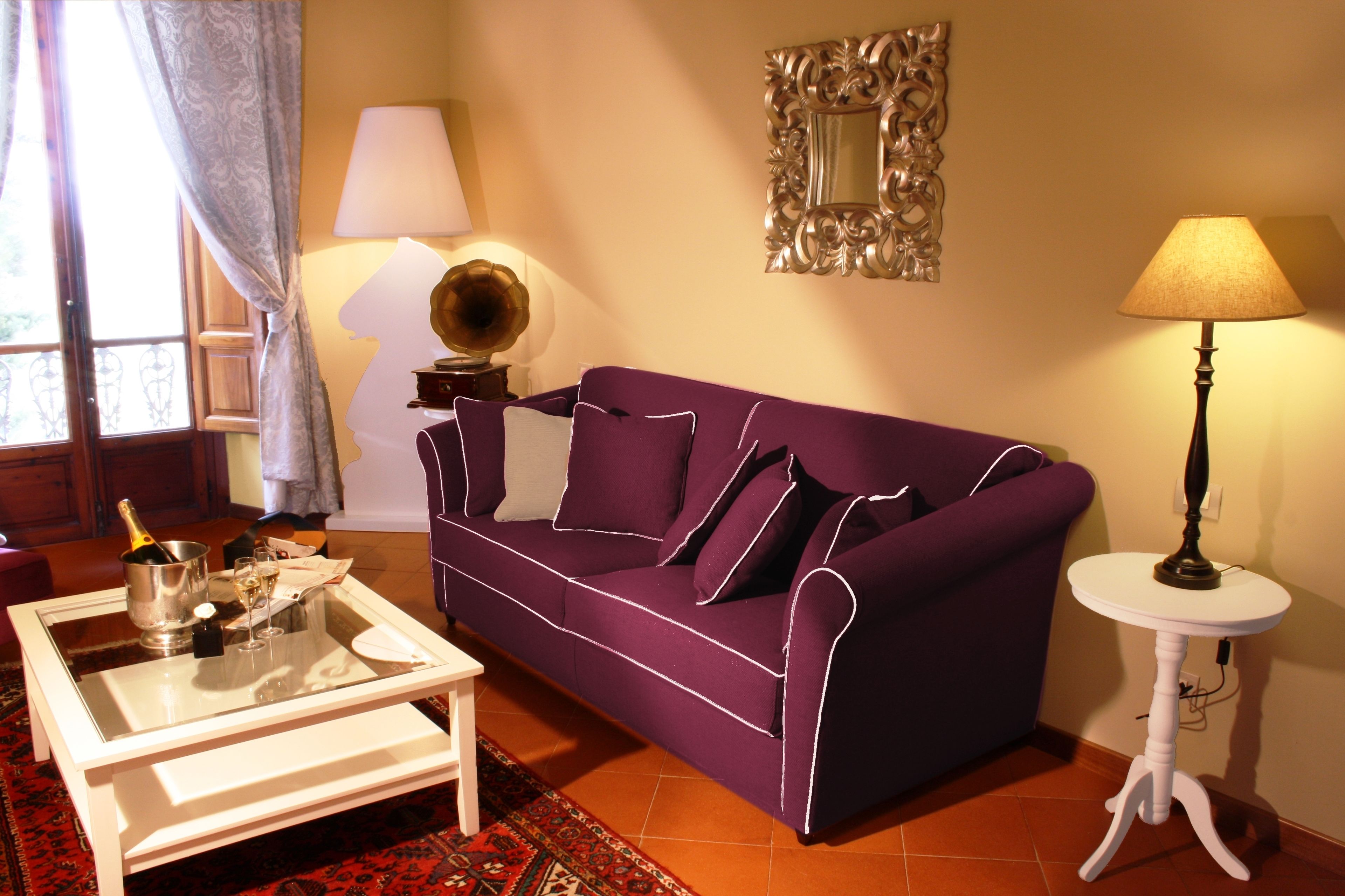 suite, annex building | living area | 20-inch tv with satellite channels