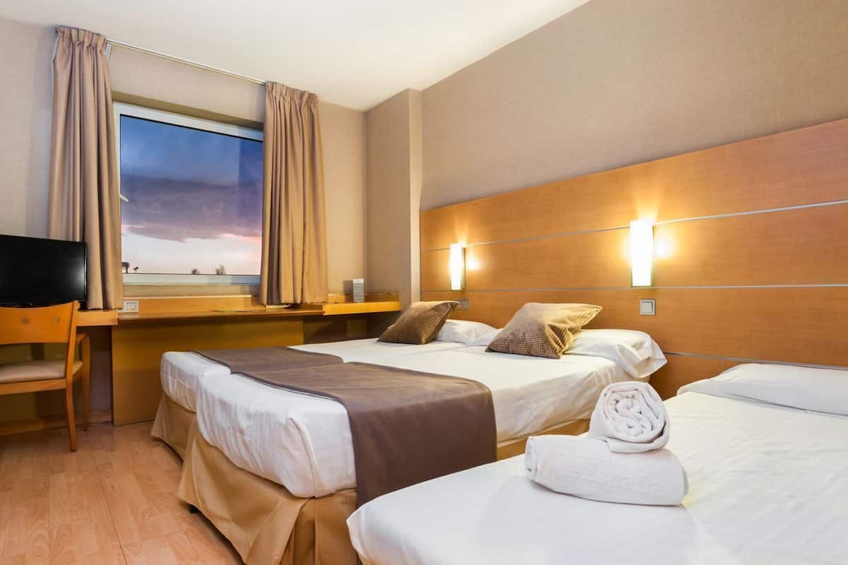 double room with extra bed (3 adults) | minibar, in-room safe, desk, soundproofing