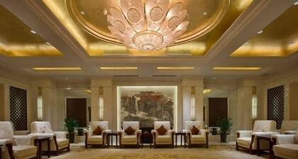 Grand Soluxe International HOT